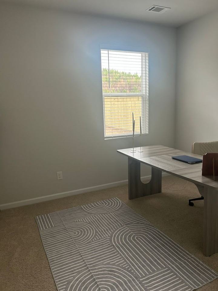 4808 Southwind Rd - Photo 7 of 15