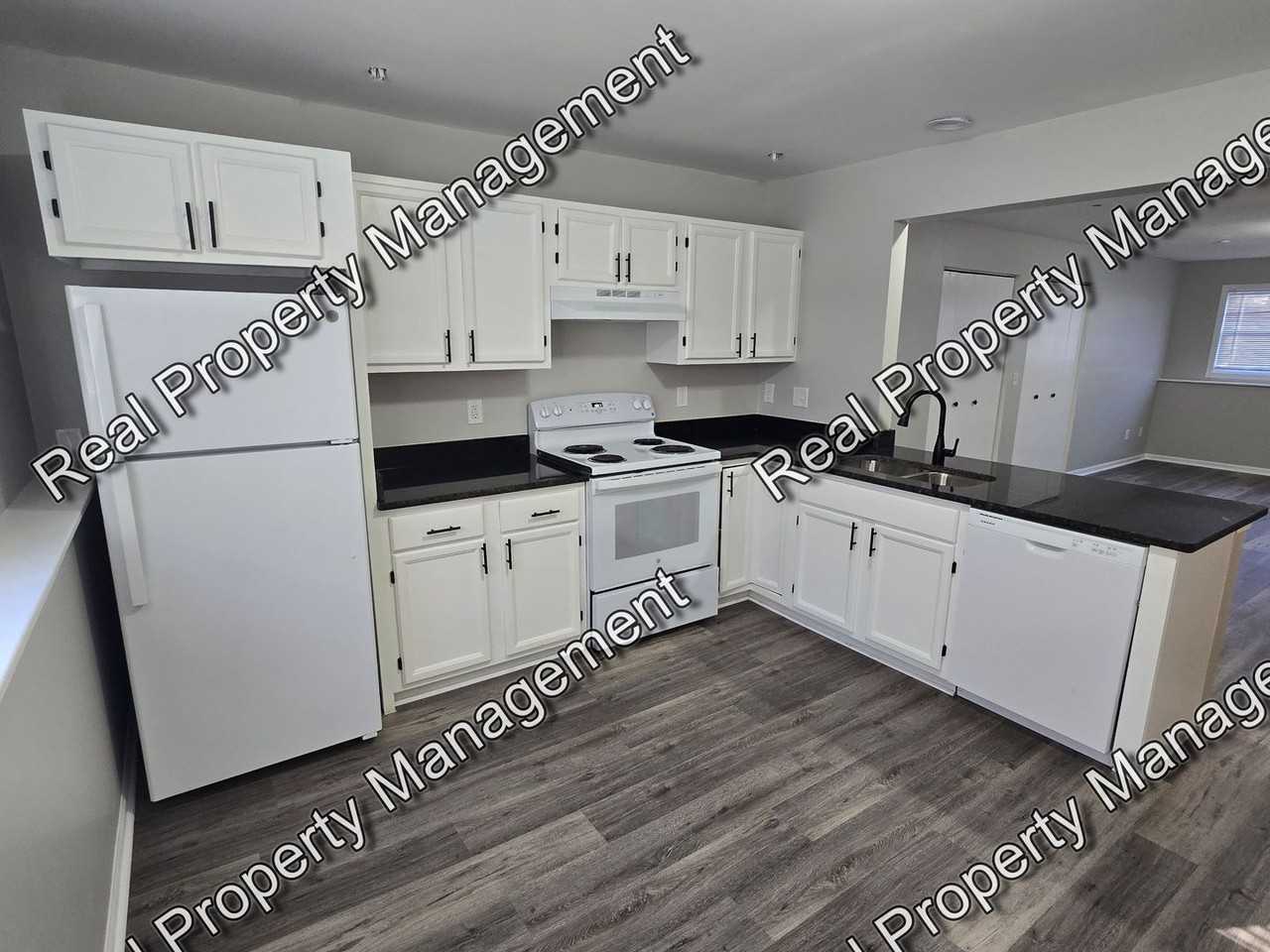 352 College Ave #1B - Photo 2 of 11