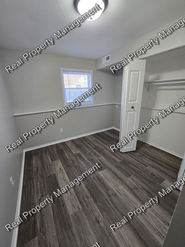 352 College Ave #1B - Photo 4 of 11