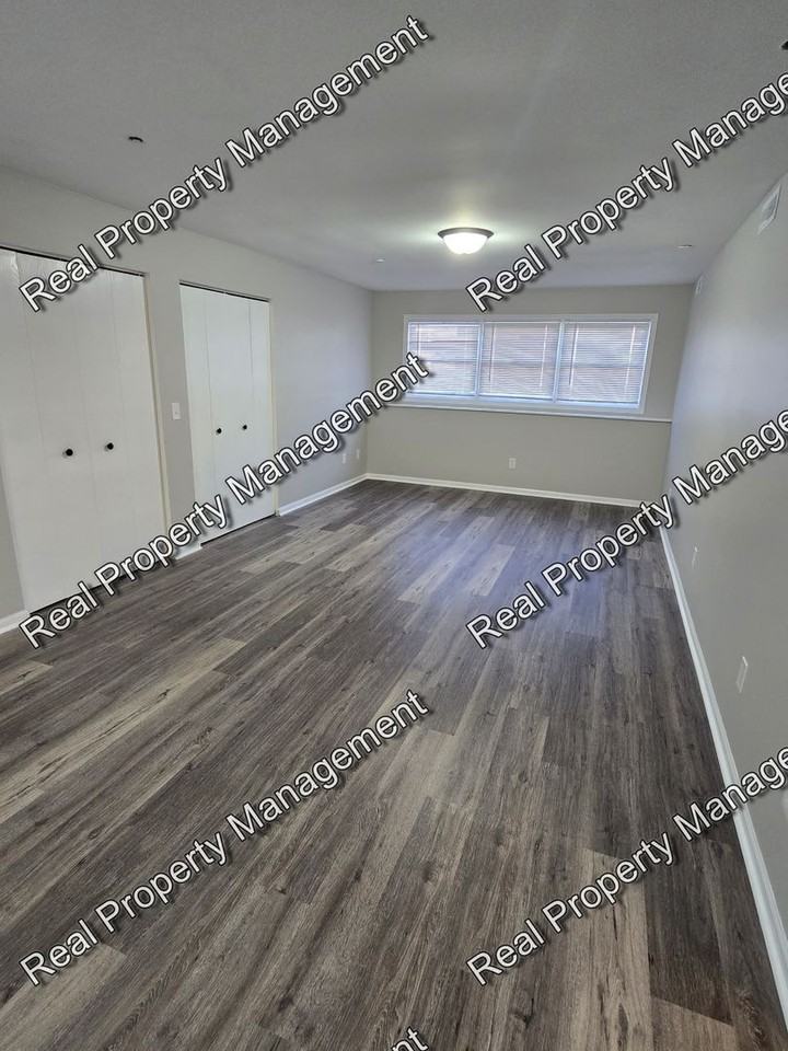 352 College Ave #1B - Photo 5 of 11