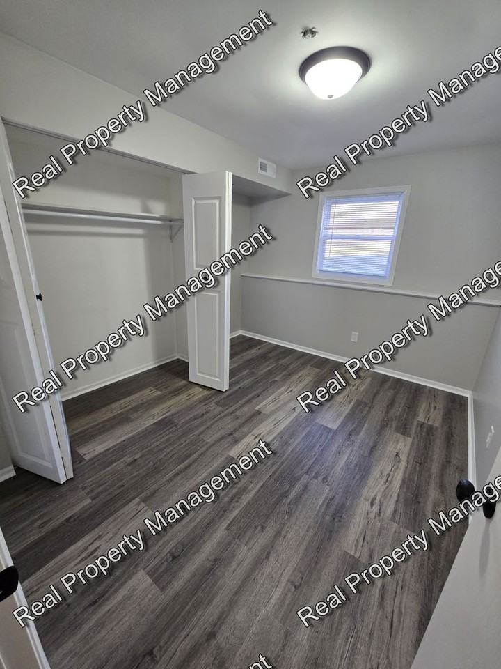 352 College Ave #1B - Photo 6 of 11