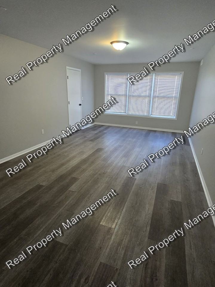 352 College Ave #2B - Photo 2 of 11