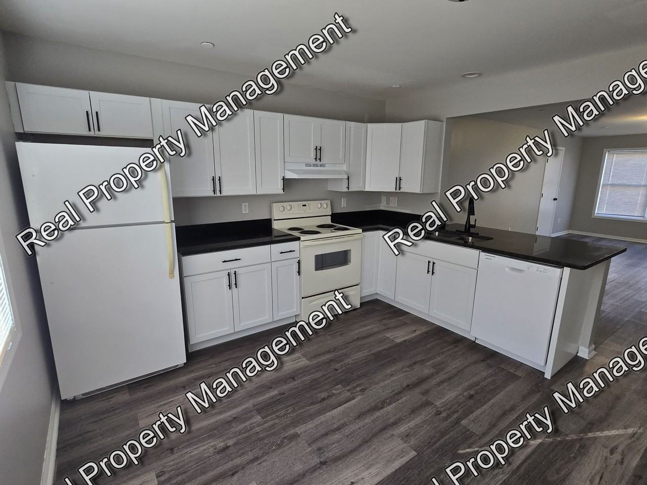 352 College Ave #2B - Photo 3 of 11