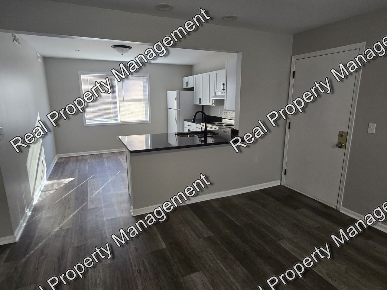 352 College Ave #2B - Photo 4 of 11