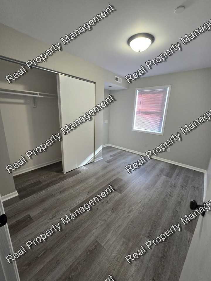 352 College Ave #2B - Photo 6 of 11