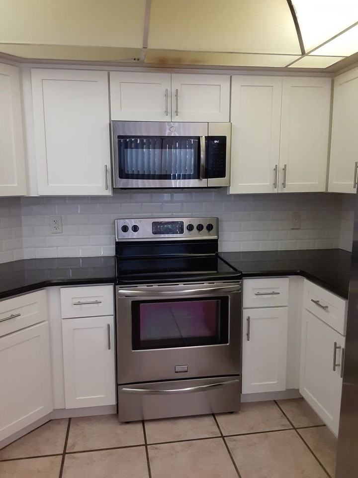 8349 Forest Oaks Blvd - Photo 2 of 11