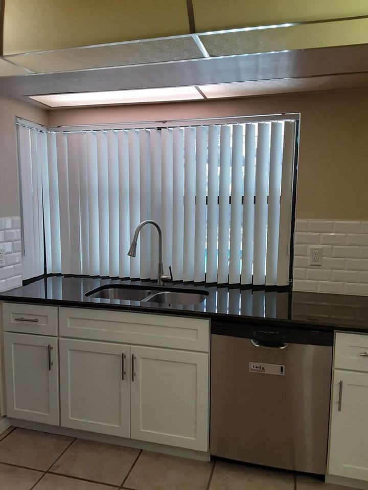 8349 Forest Oaks Blvd - Photo 3 of 11