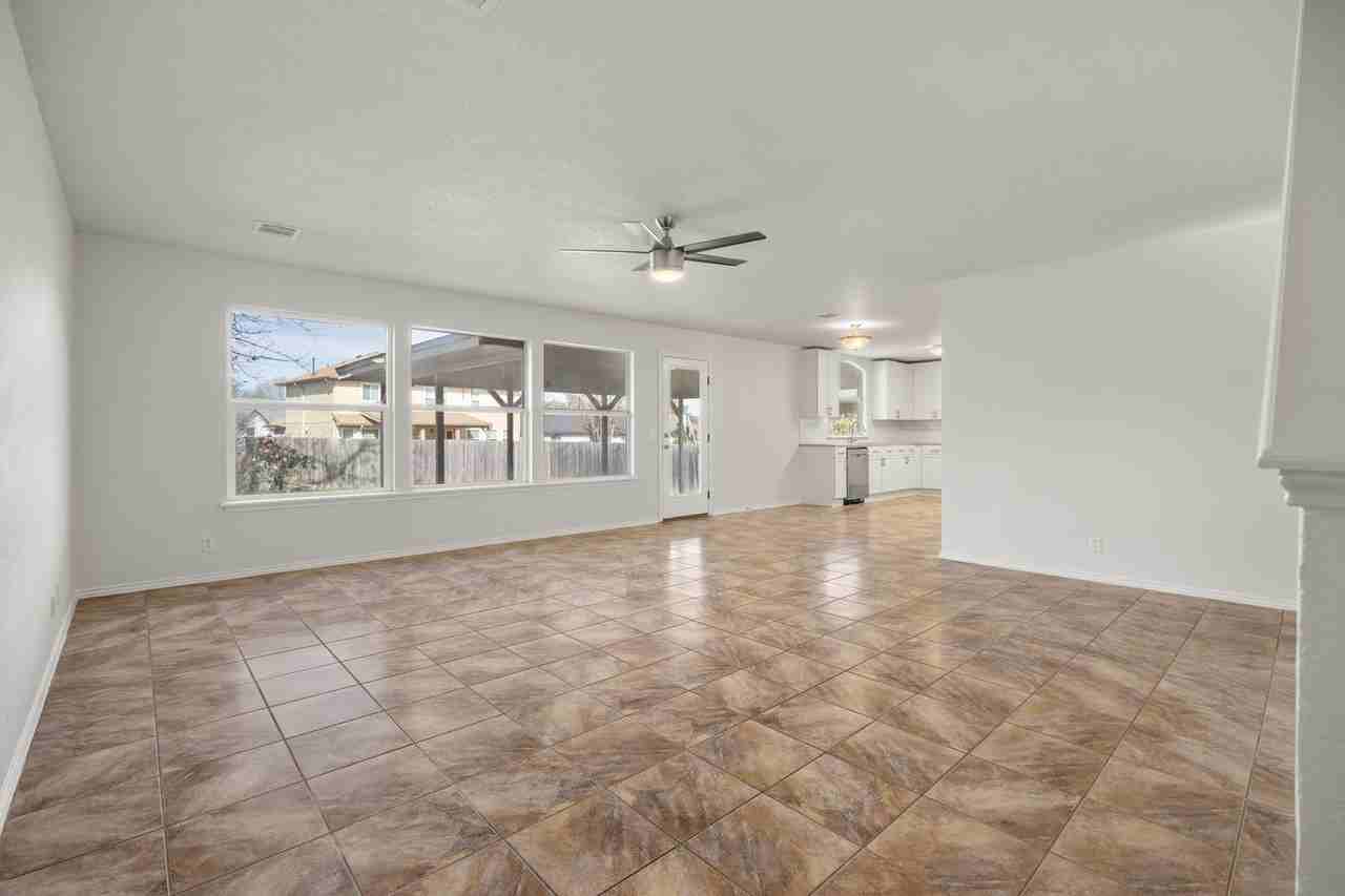 7016 Albacete Ln - Photo 5 of 20