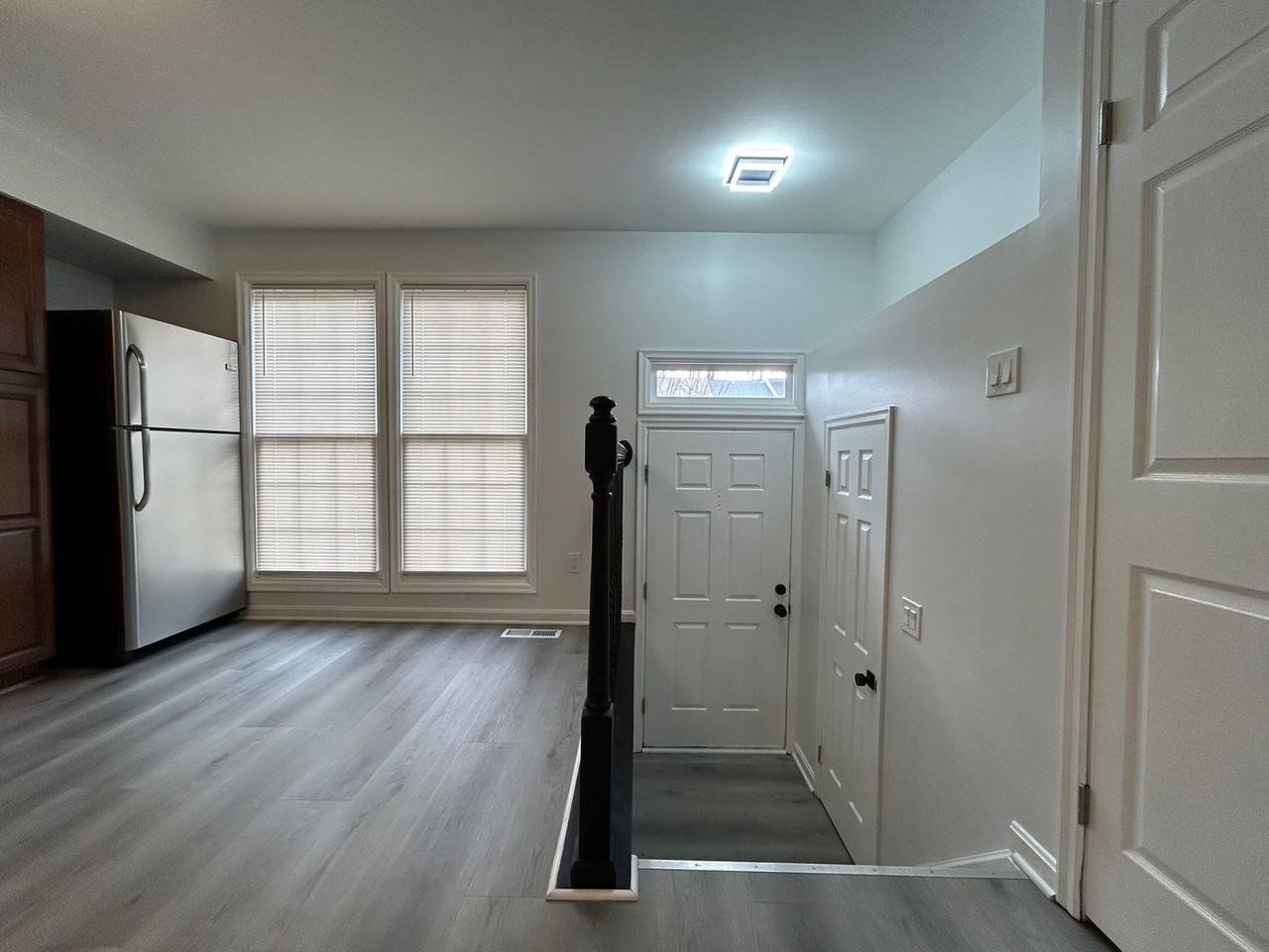 658 Corsica Ave - Photo 3 of 22