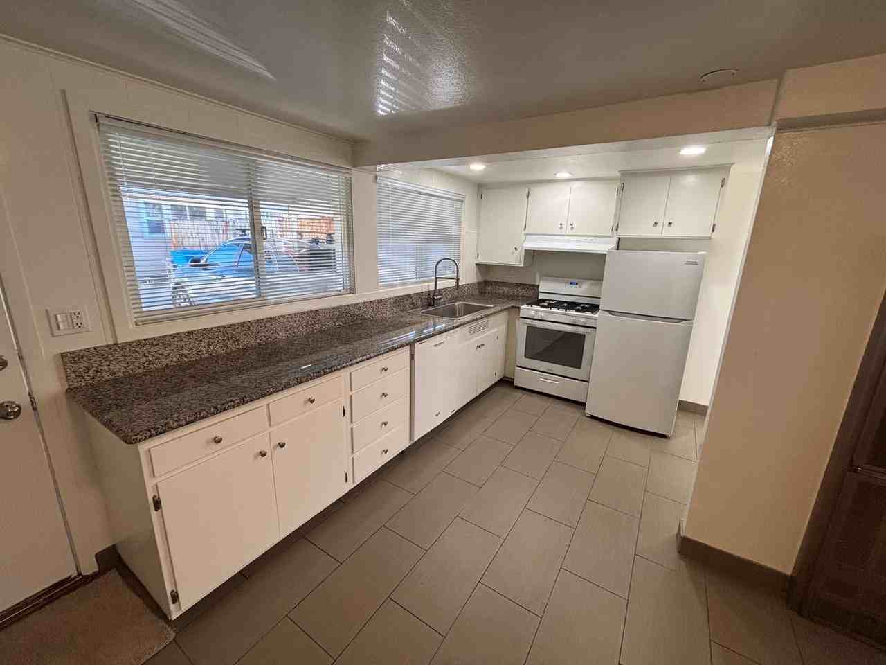 731 Brigham Ave #A - Photo 5 of 17