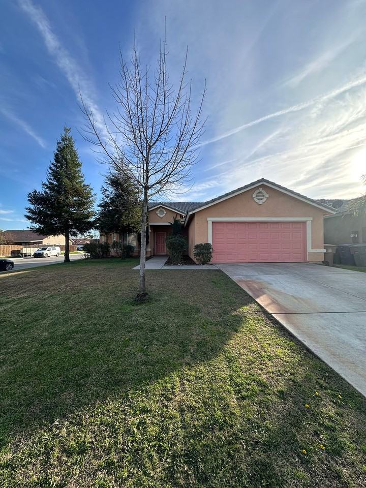 615 New Zealand Dr - Photo 2 of 31