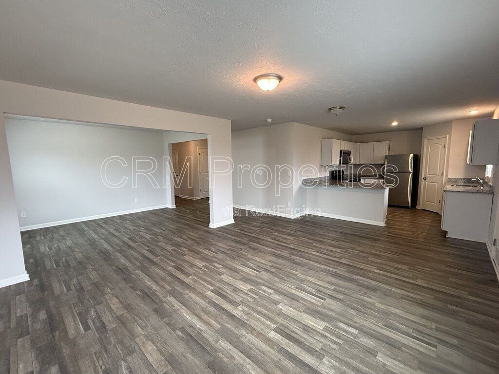 2618 W Kings Canyon Rd - Photo 5 of 24