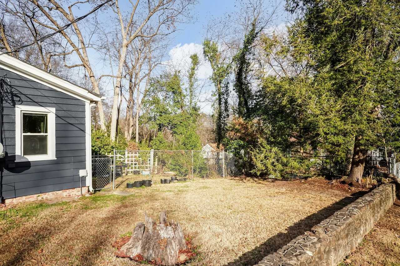 802 Park Ave Apt A - Photo 6 of 21