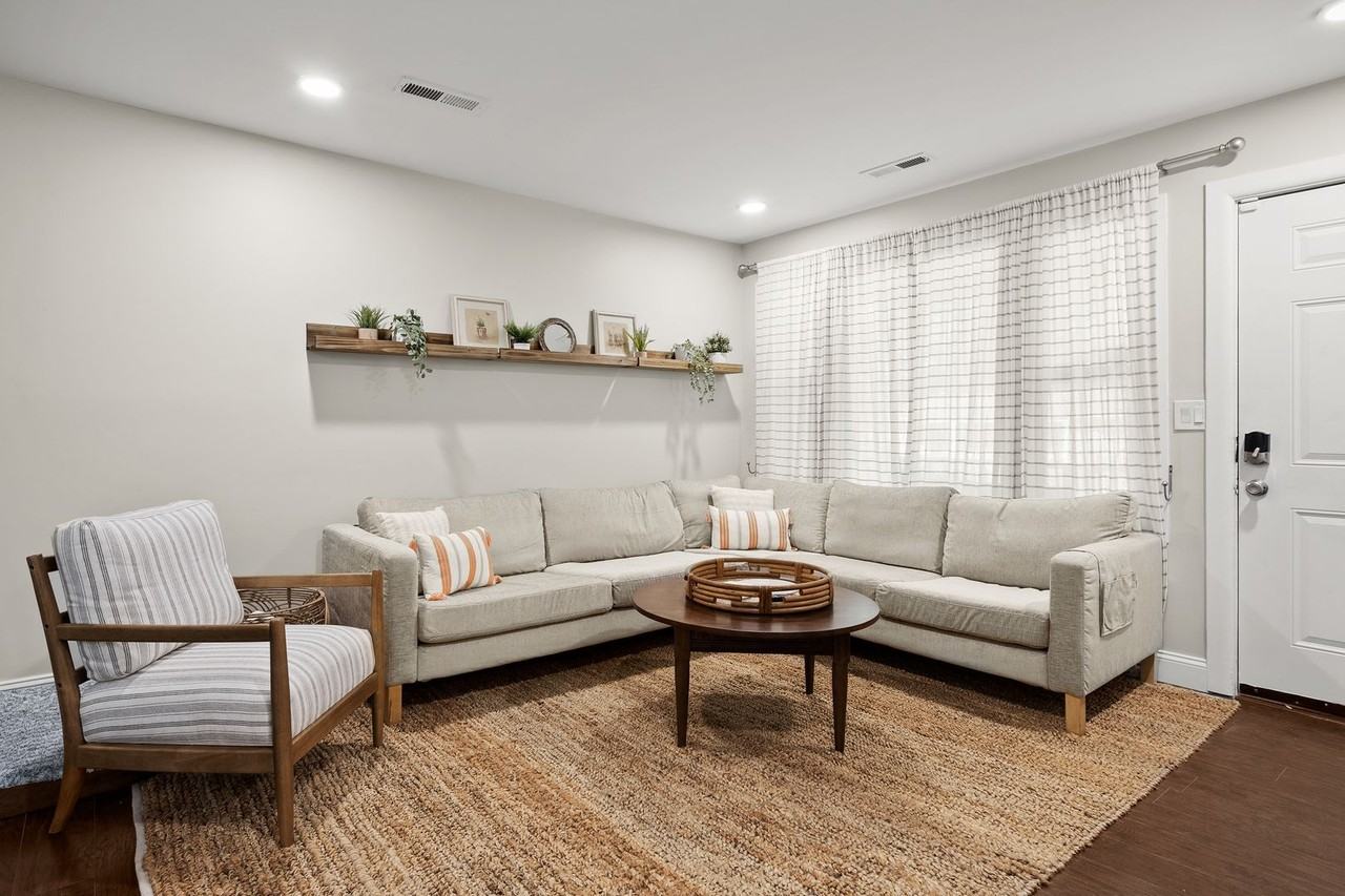 2611 N Oakridge Cir - Photo 6 of 40