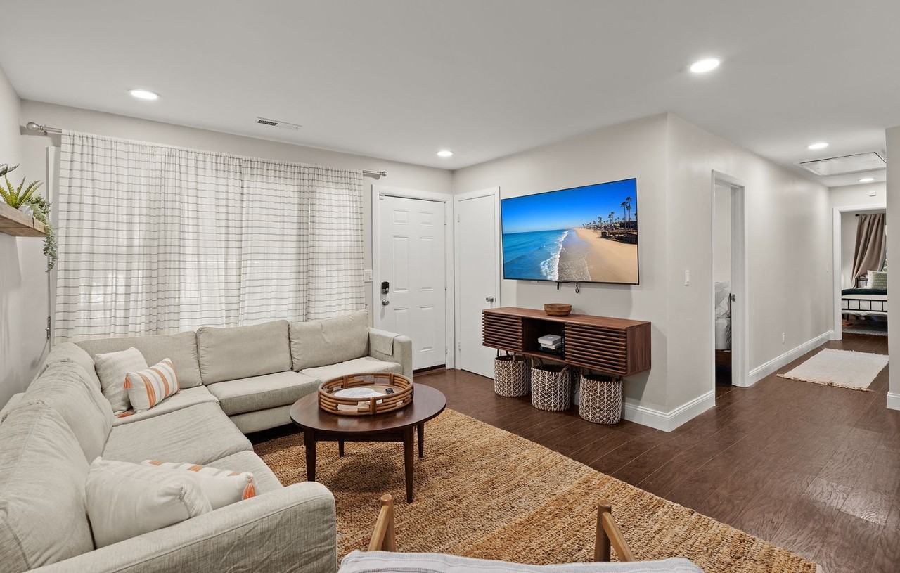 2611 N Oakridge Cir - Photo 7 of 40