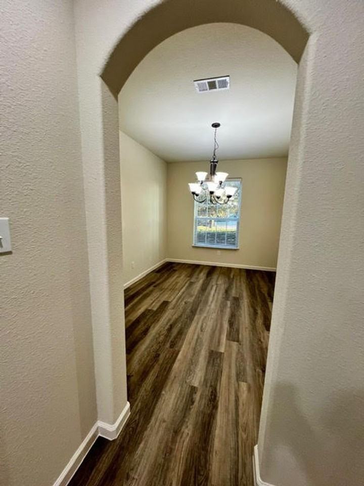 2717 Aspenhill Dr - Photo 3 of 38