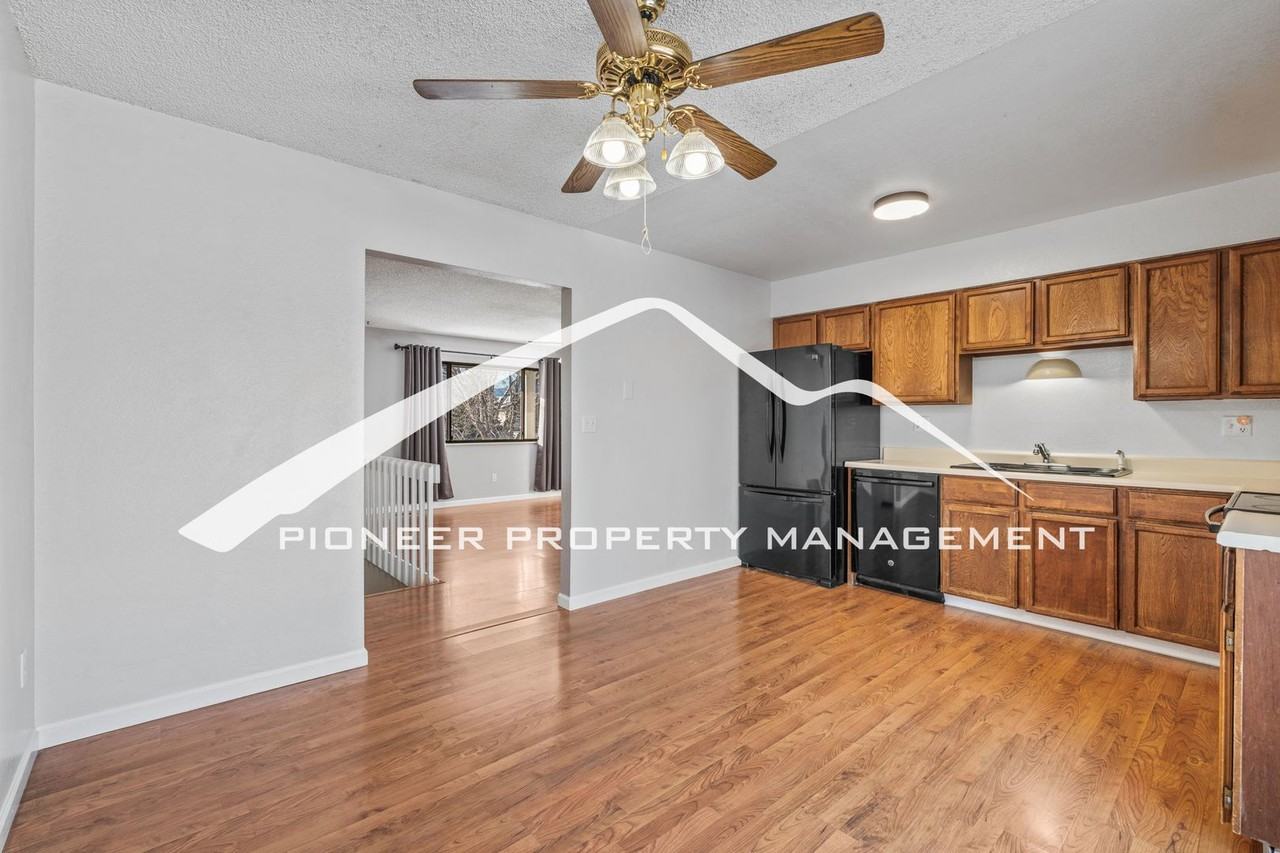 1872 Chapel Hills Dr - Photo 7 of 26