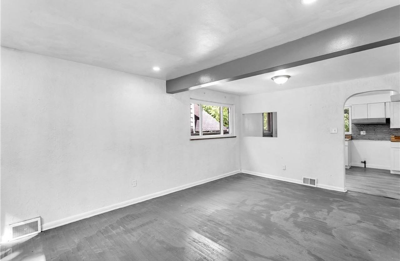 3111 Mary St - Photo 3 of 13