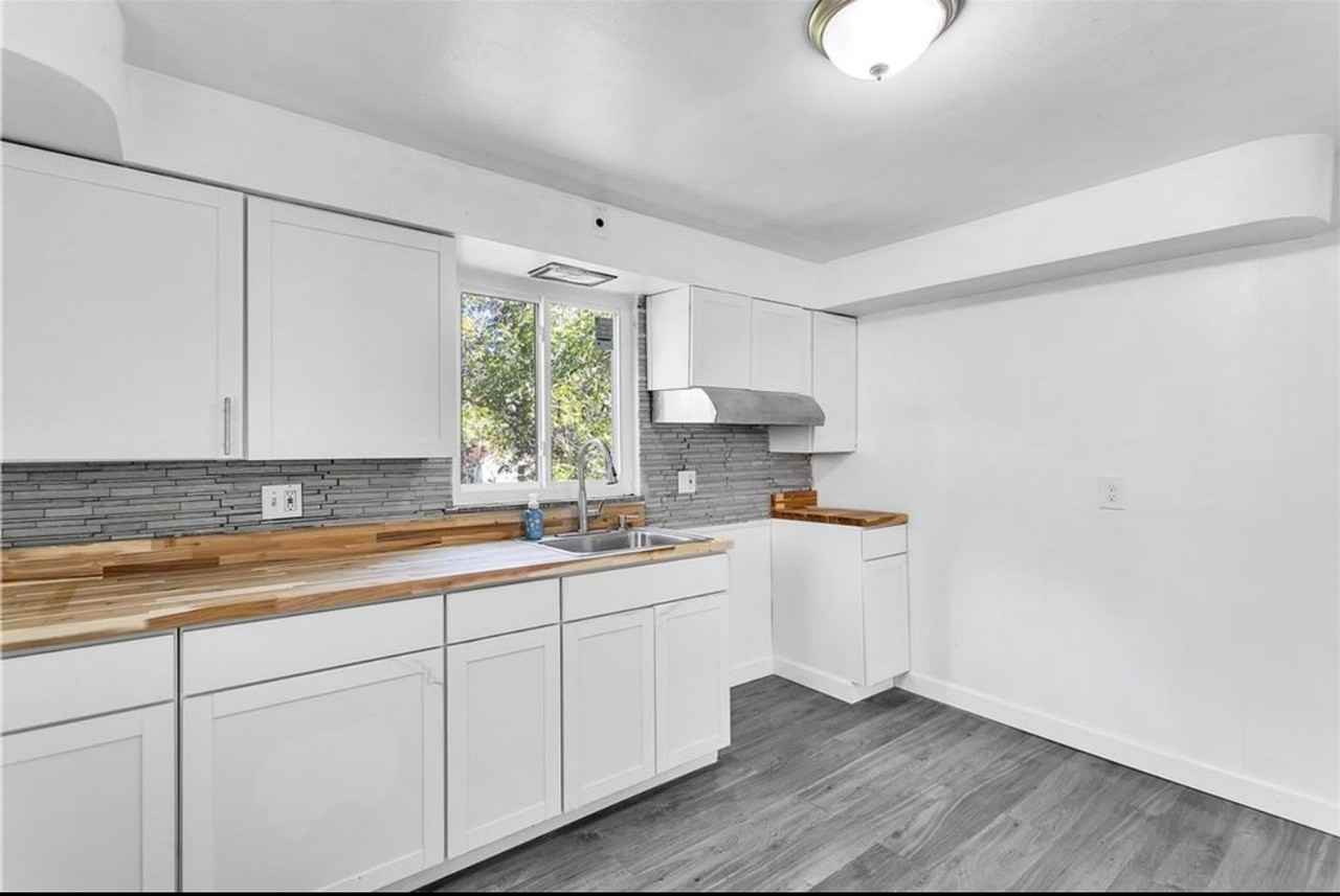 3111 Mary St - Photo 4 of 13