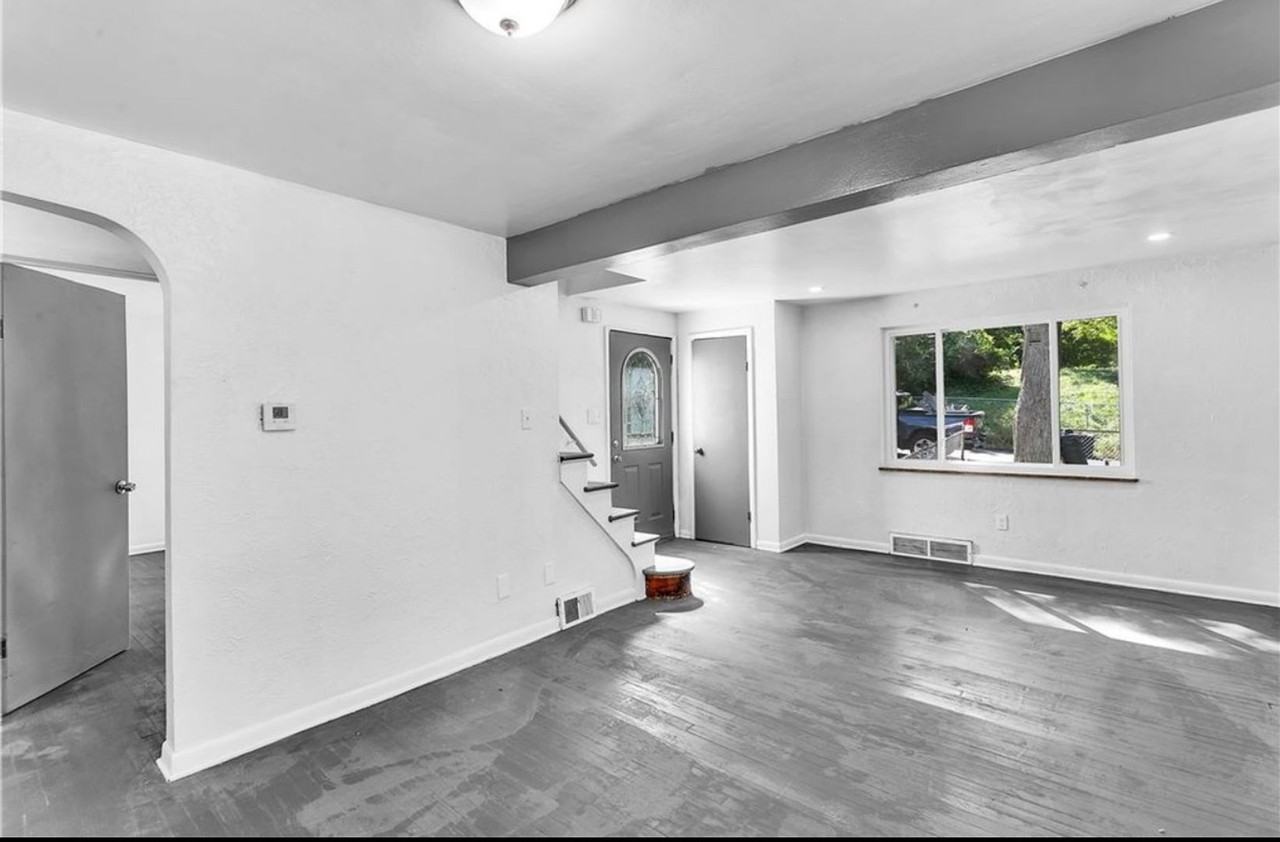 3111 Mary St - Photo 5 of 13