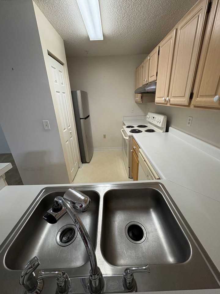 1949 Summer Club Dr - Photo 4 of 17