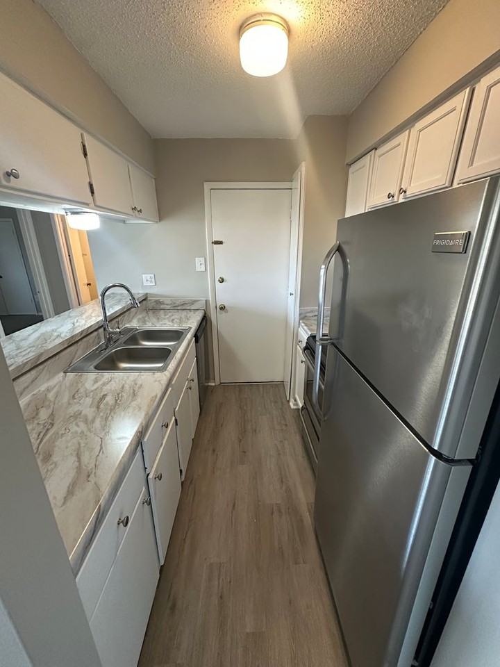 6699 Whispering Oak Pl #4 - Photo 4 of 11