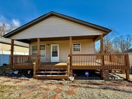 featured image of 424 N Hay St