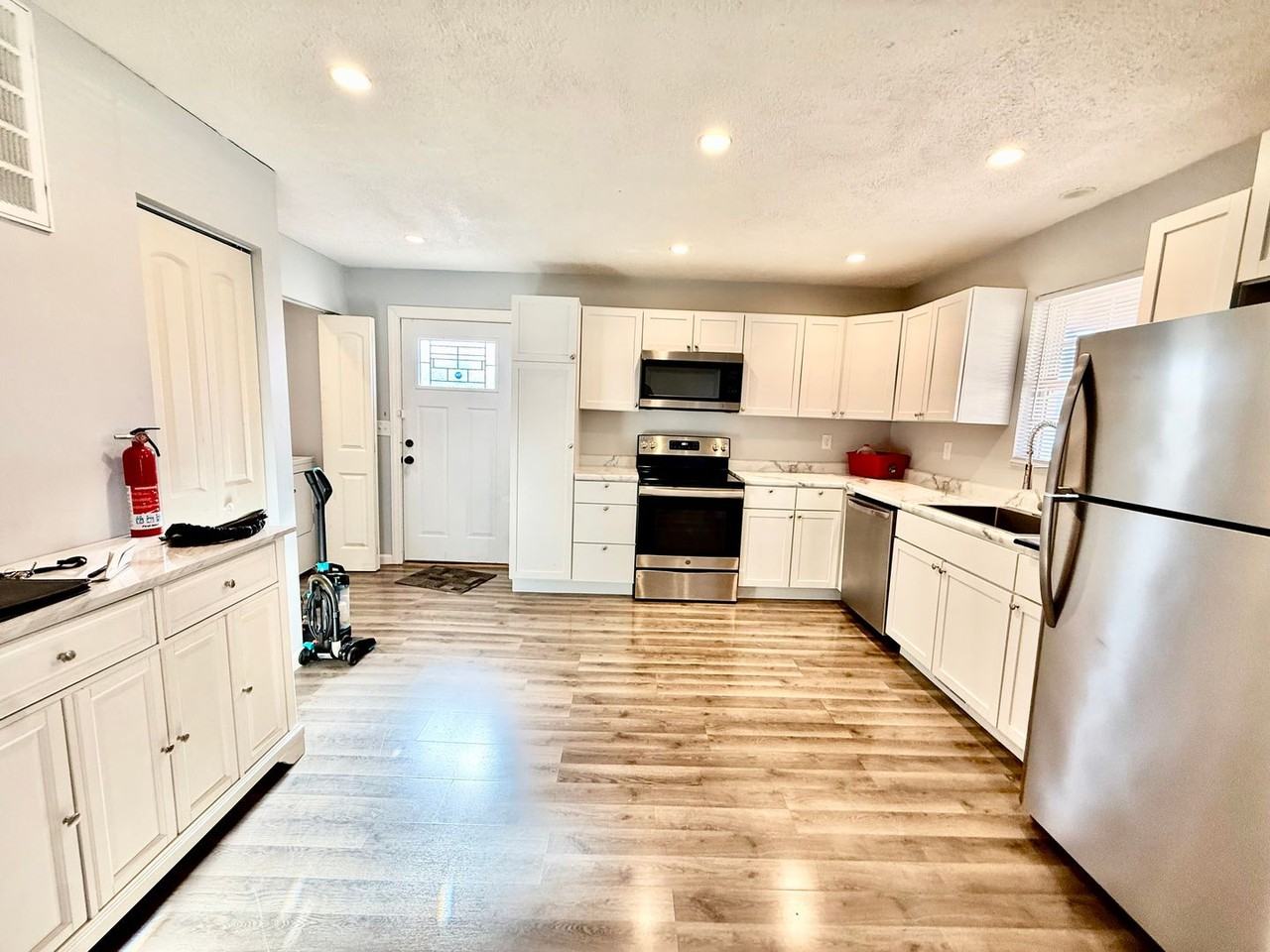 424 N Hay St - Photo 7 of 21