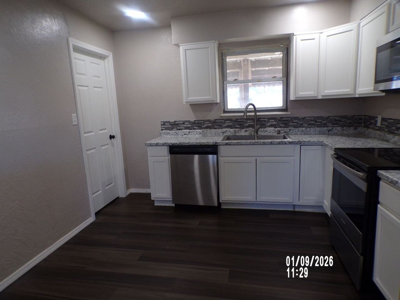 21 Nw 53rd St - Photo 5 of 28