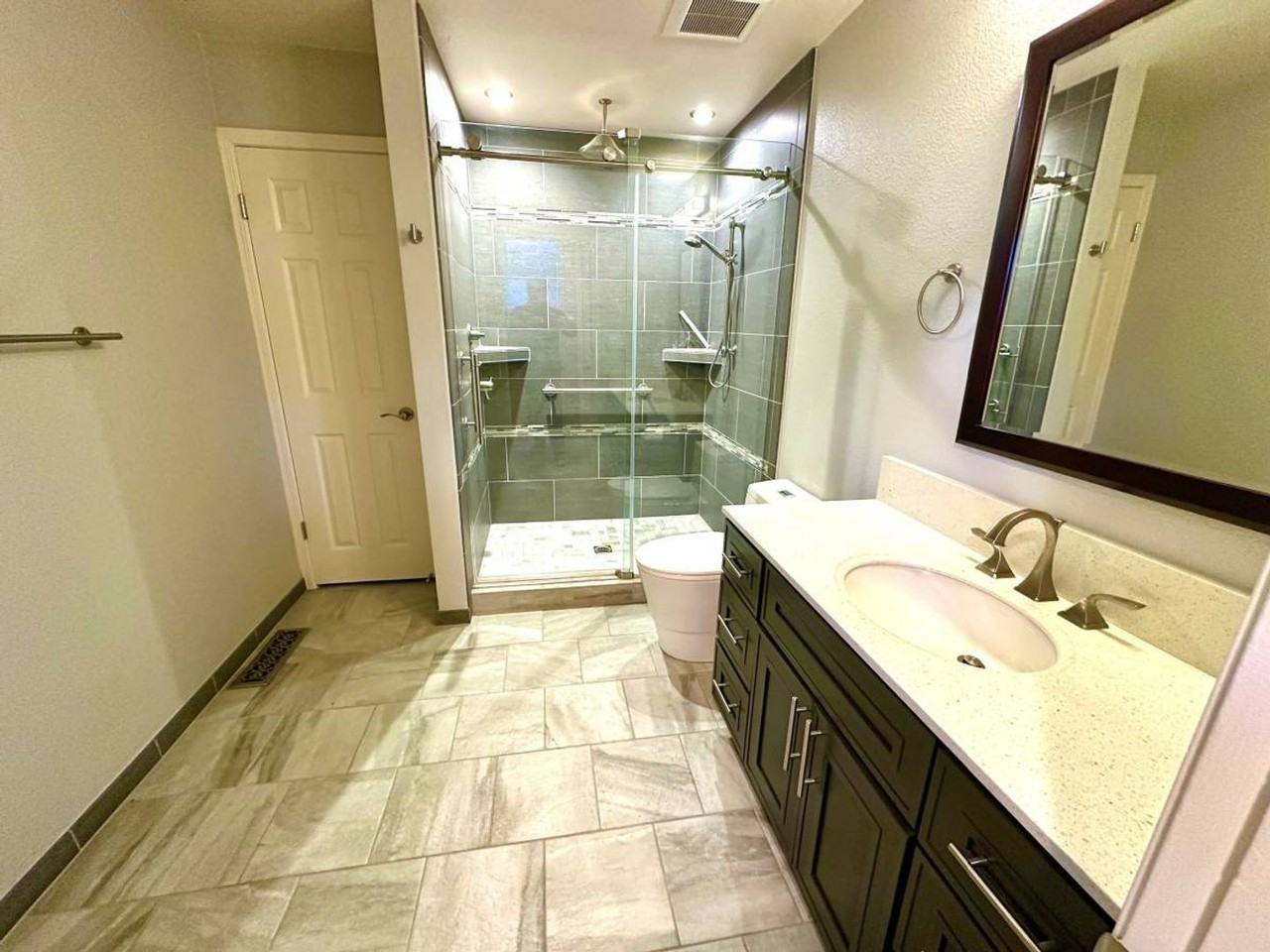 6502 Oak Manor Plz - Photo 4 of 25