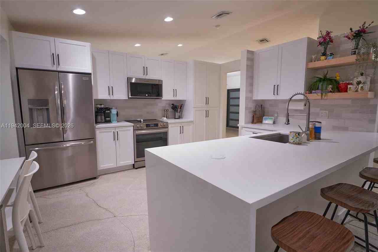 15213 Sw 141st St - Photo 2 of 18