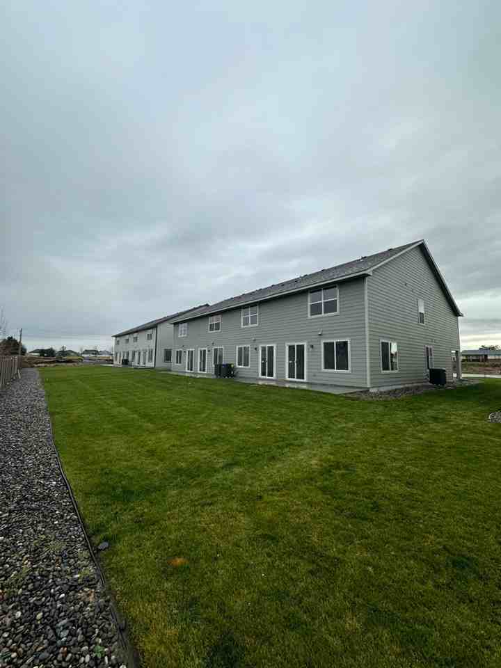 445 Malhi - Photo 5 of 9