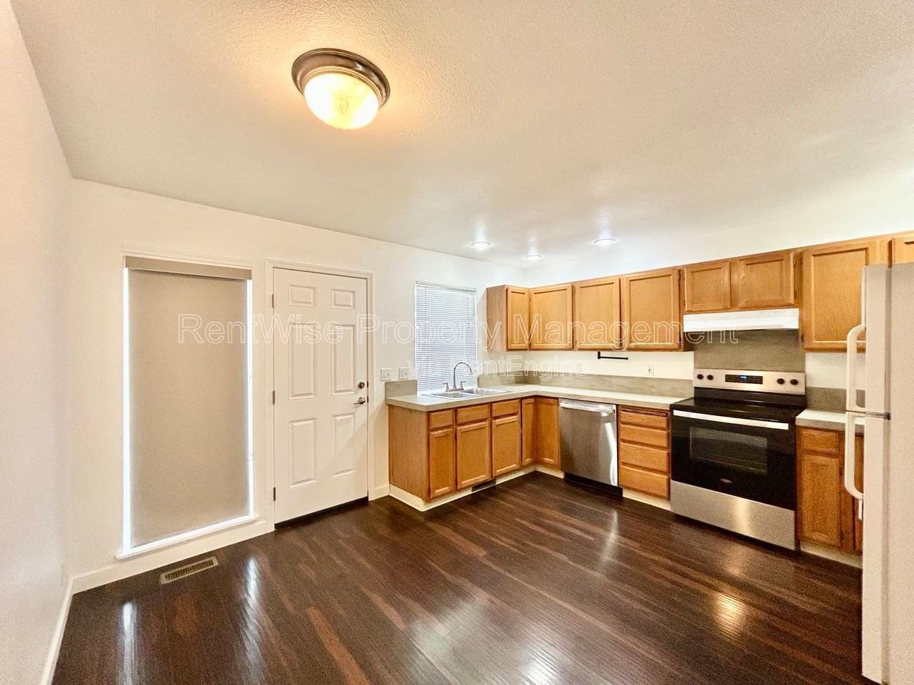 8990 W Cory Ln - Photo 5 of 19