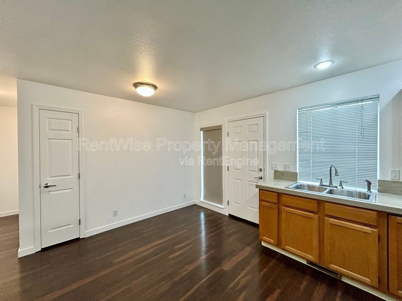 8990 W Cory Ln - Photo 7 of 19