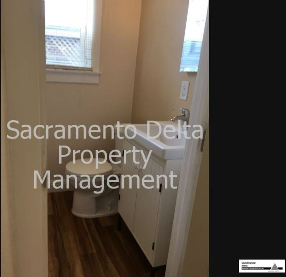 4200 51st St - Photo 2 of 12