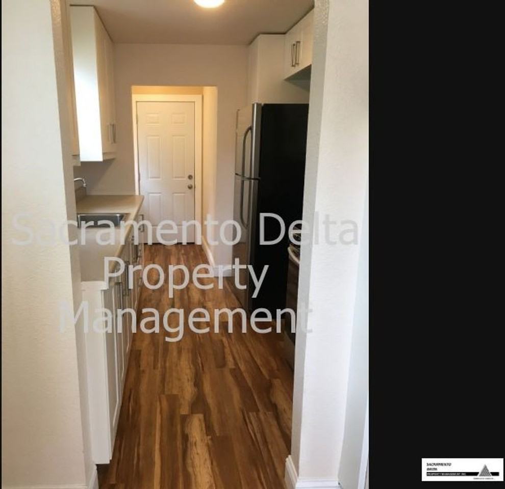 4200 51st St - Photo 3 of 12