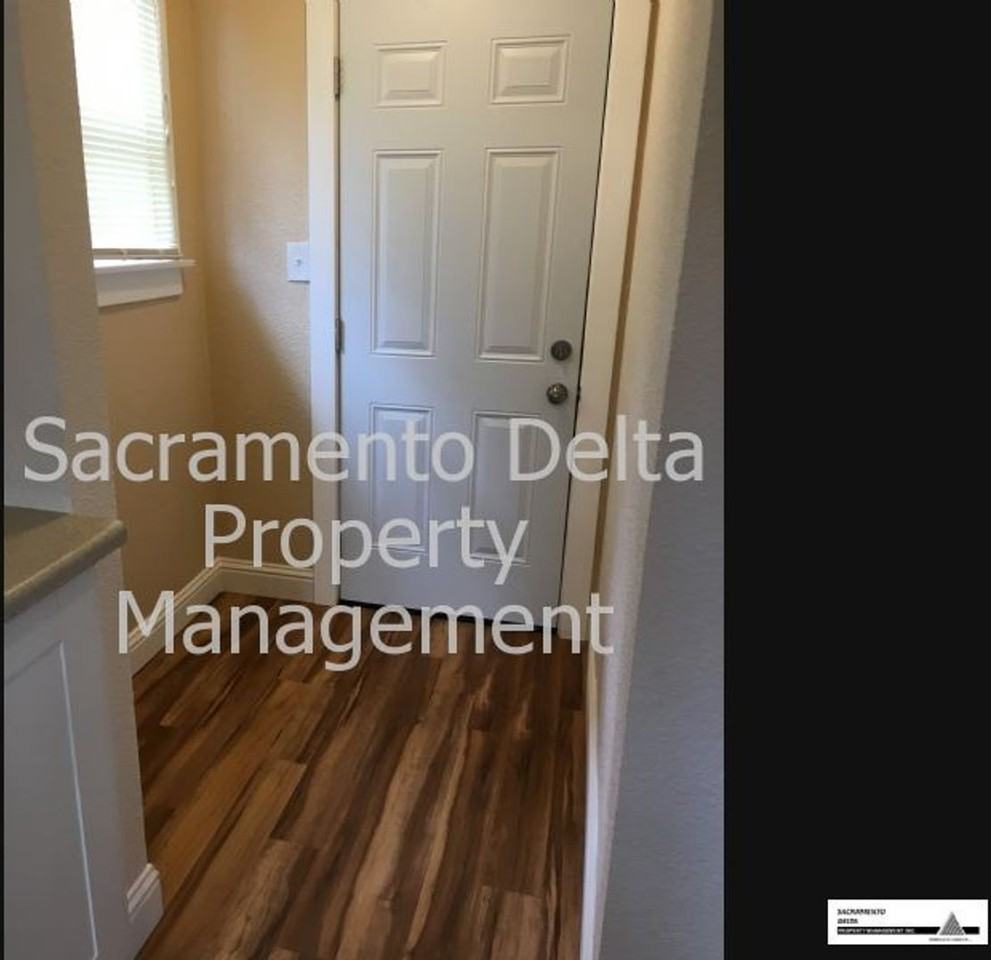 4200 51st St - Photo 6 of 12