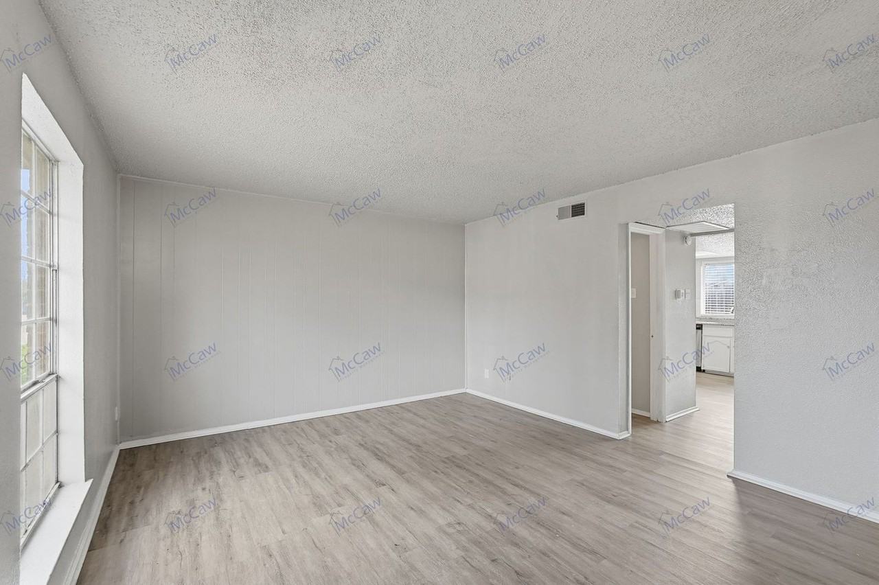 304 Candlewood Ln - Photo 6 of 22