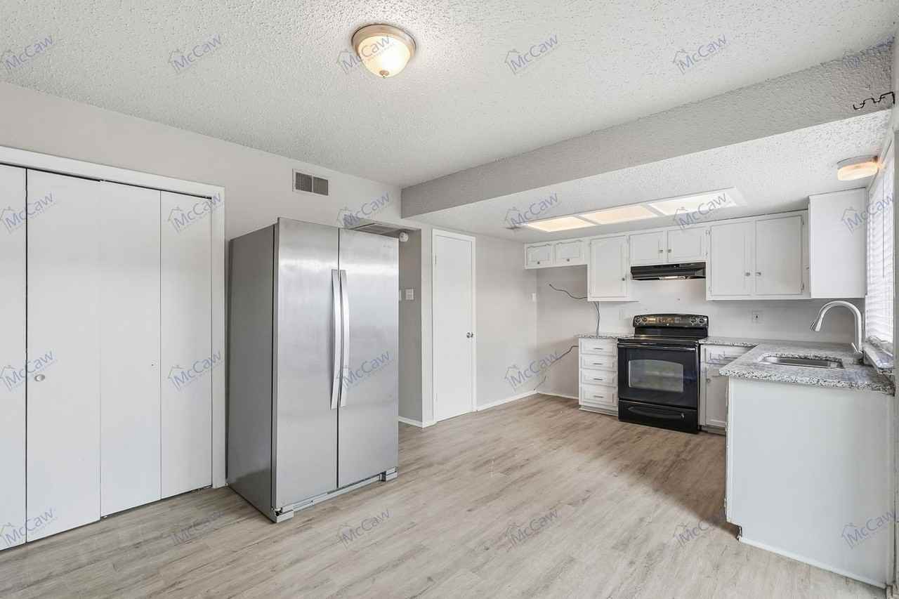 304 Candlewood Ln - Photo 7 of 22