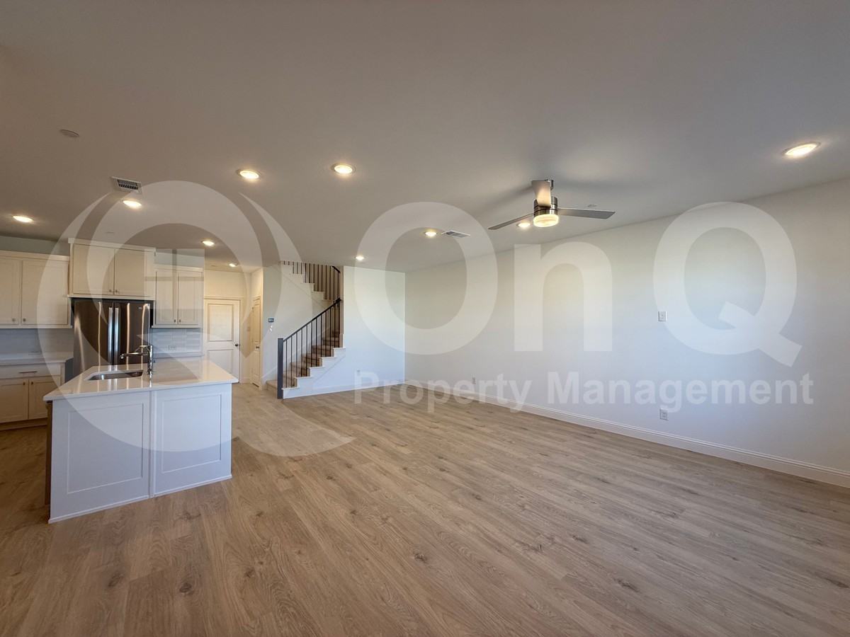 9473 Speaker Dr - Photo 4 of 19