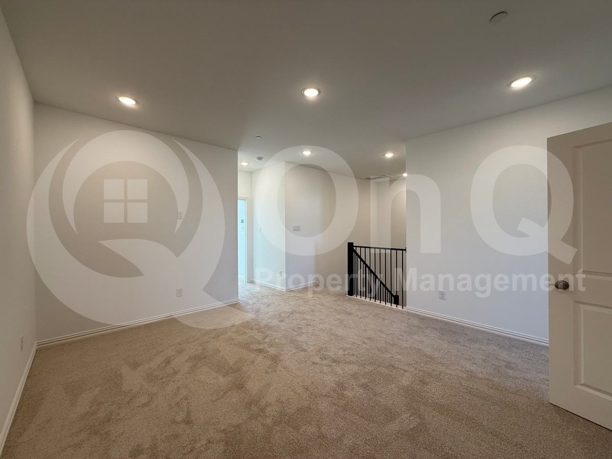 9473 Speaker Dr - Photo 6 of 19