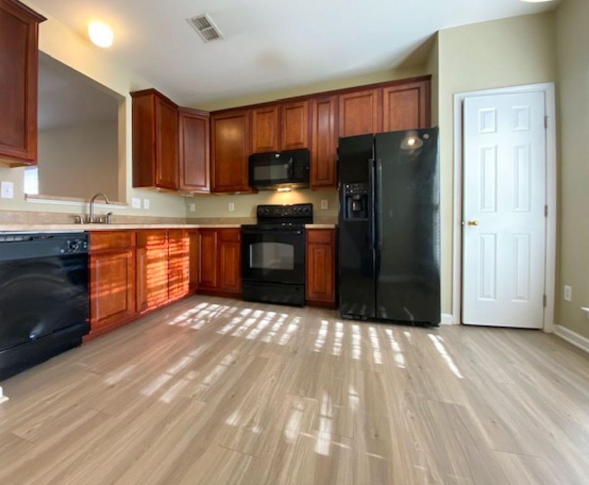 15777 Castle Watch Ave - Photo 5 of 16