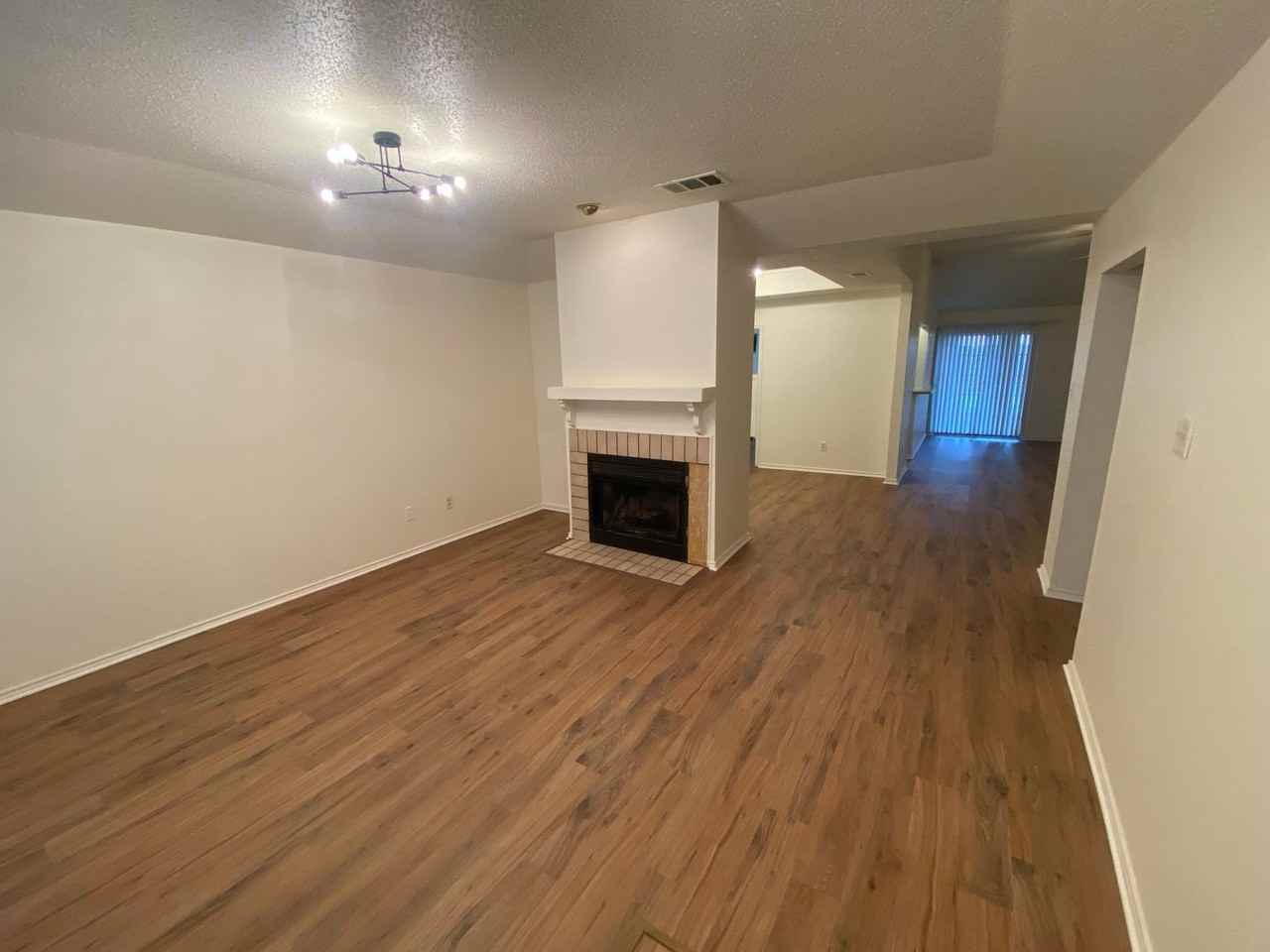 1505 Curtis Ln - Photo 2 of 25