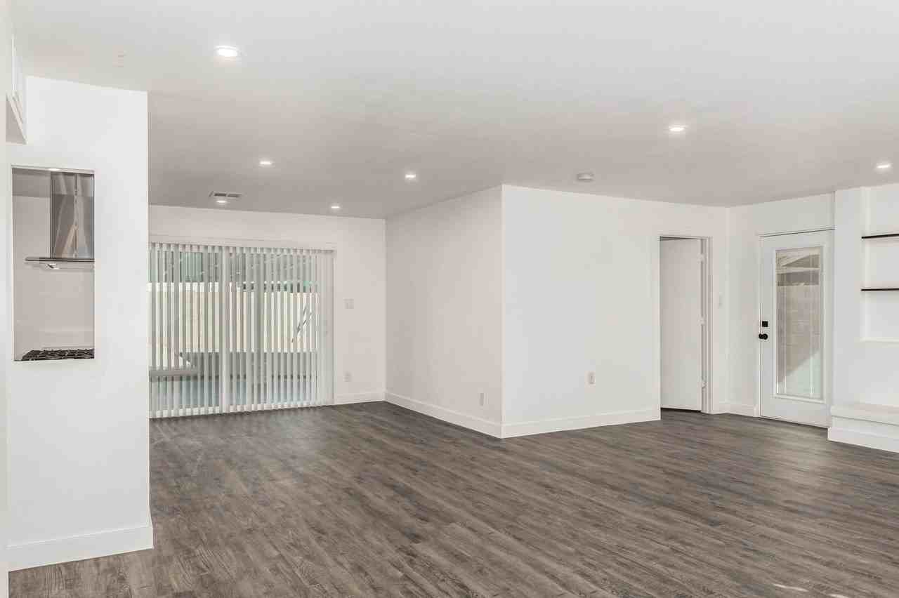 13235 N 20th Ave - Photo 7 of 24