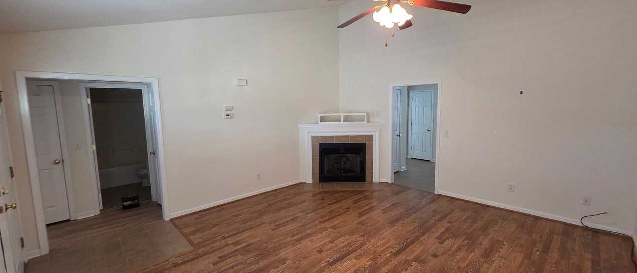 3938 Parkview Ct - Photo 5 of 21