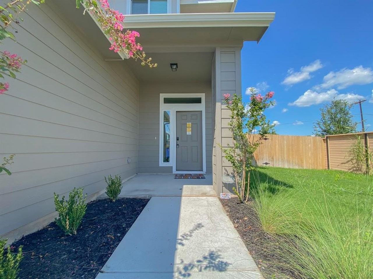 12010 Corsicana Trl - Photo 2 of 33