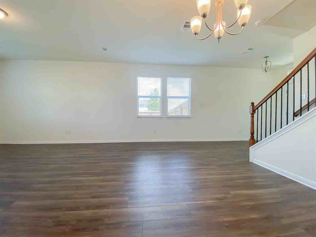 12010 Corsicana Trl - Photo 6 of 33