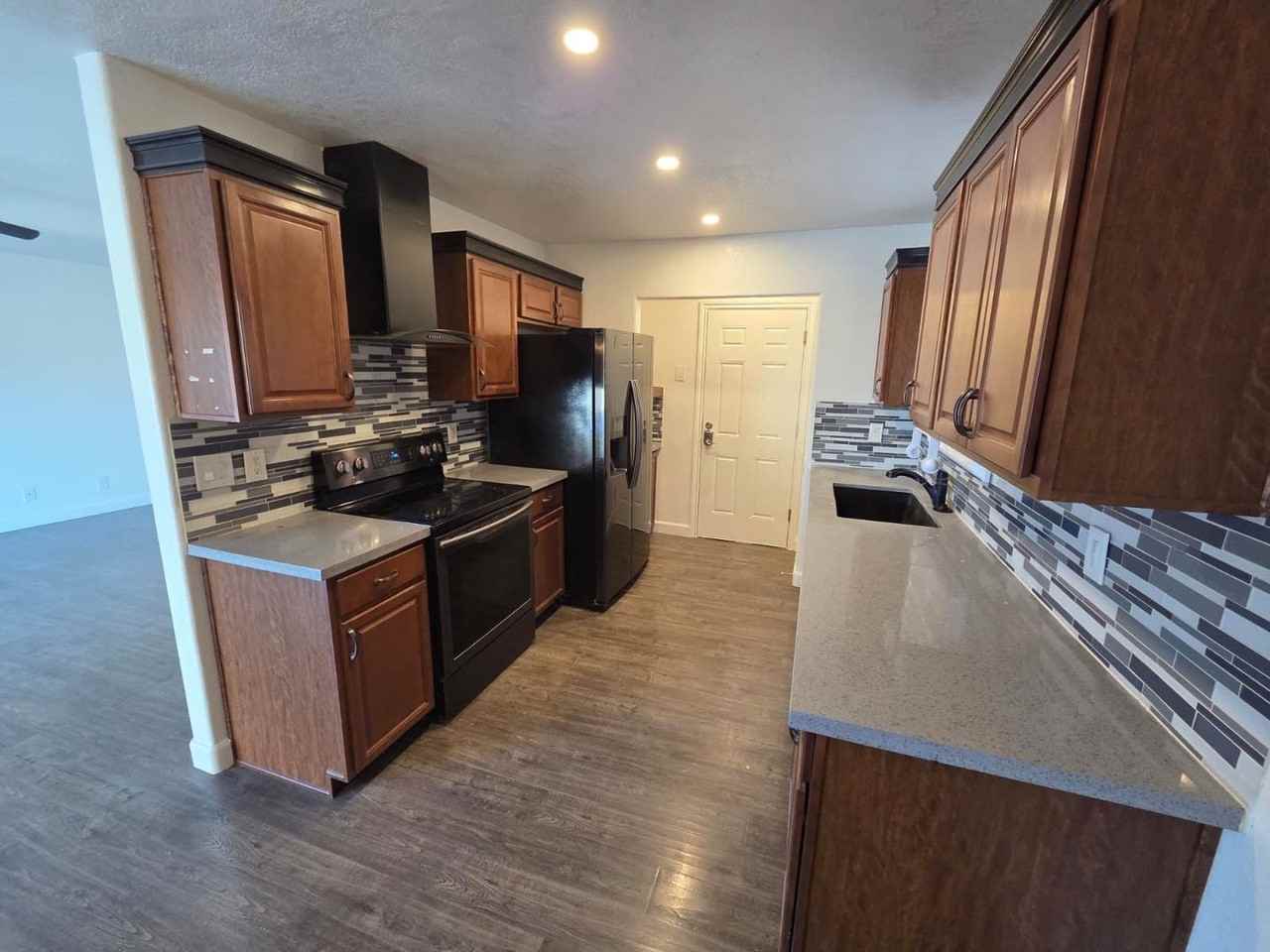 2422 La Pluma St - Photo 4 of 15