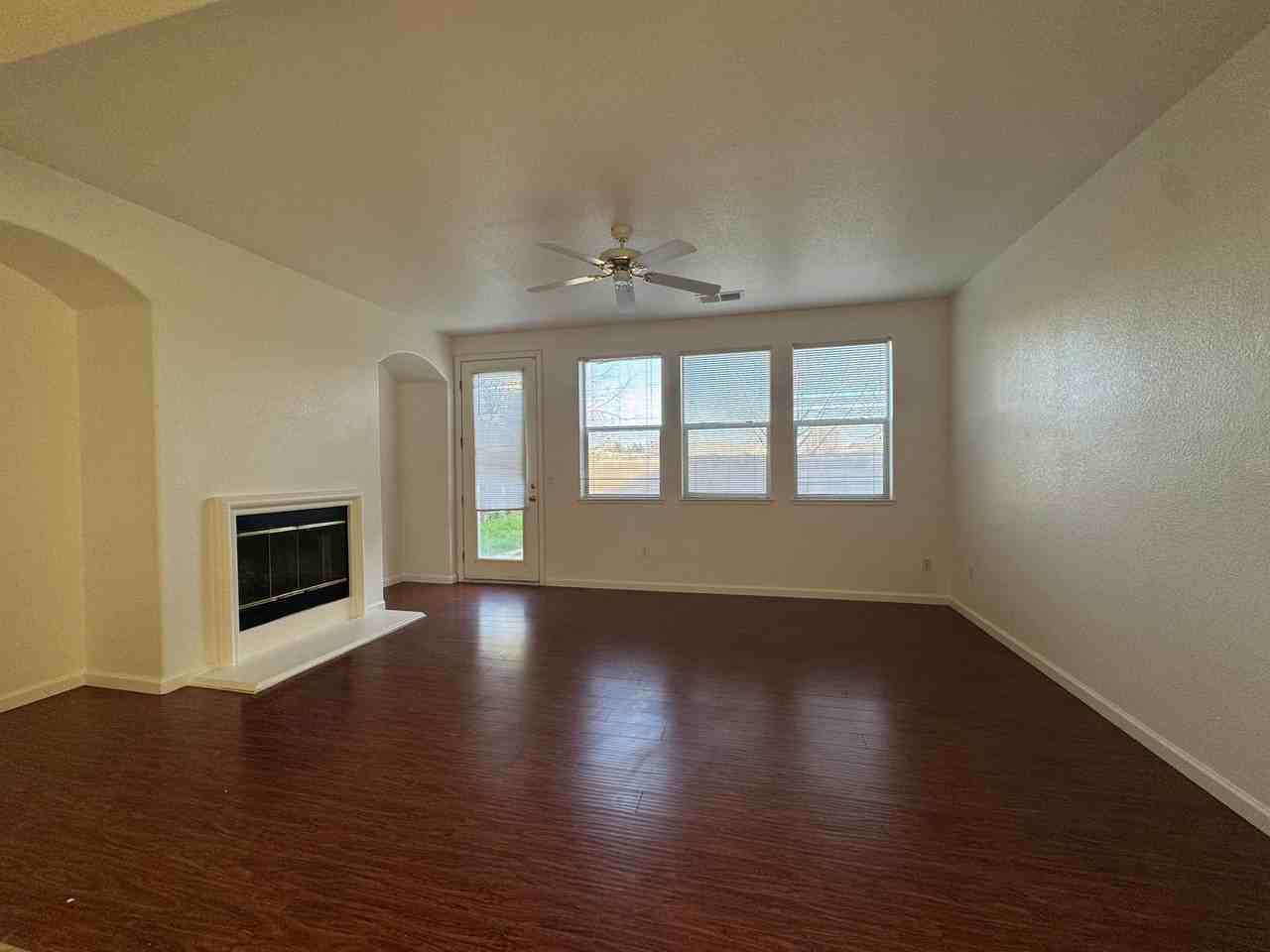 10073 Mosaic Way - Photo 2 of 14