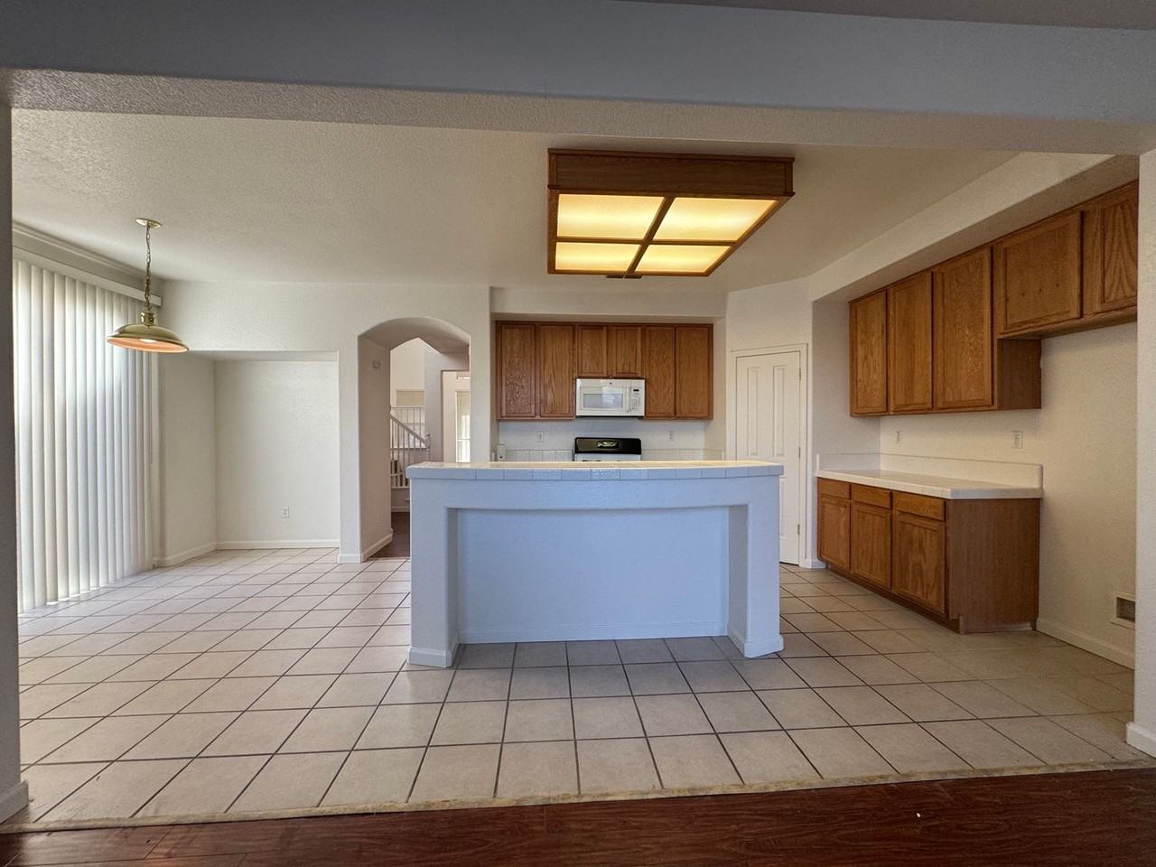 10073 Mosaic Way - Photo 4 of 14